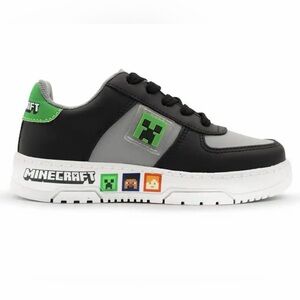 Minecraft kids shoes size 5 new with tags